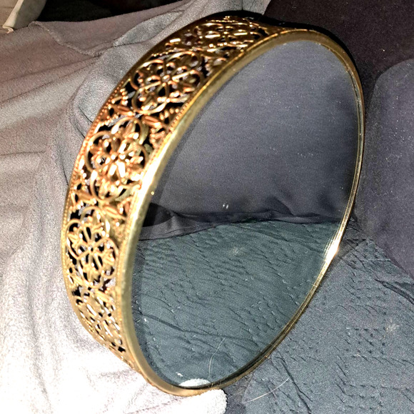 NIB- Elegant 9 inch Mirrored Intricate Gold Dessert Party Tray - Picture 3 of 6